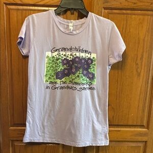Lavender Graphic Grandchildren Tee - Short Sleeve t-shirt size s